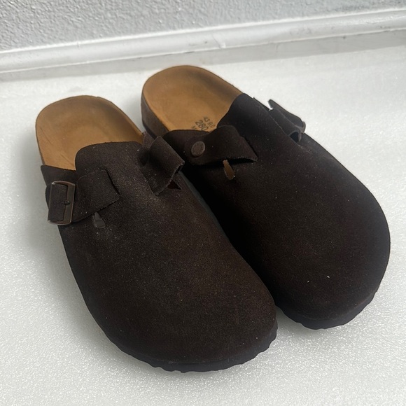 Betula berkinstocks Brown Suede Clogs w Buckle size 10 New with out tags comfy